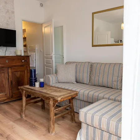 La Biggy - Sleep In Apartment *