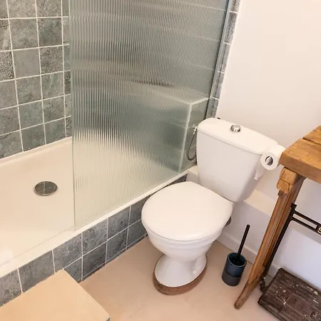 La Biggy - Sleep In *