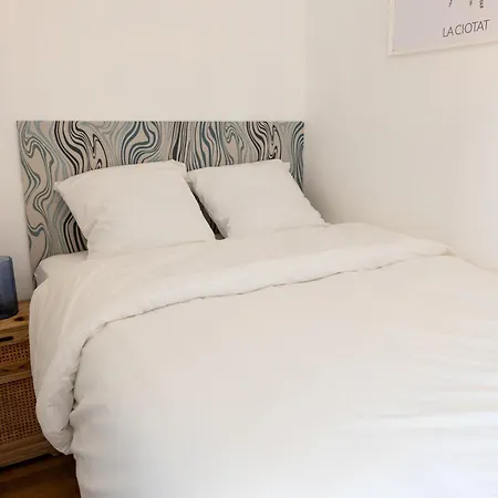 La Biggy - Sleep In Apartment