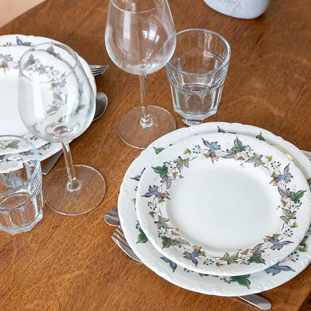 La Biggy - Sleep In *