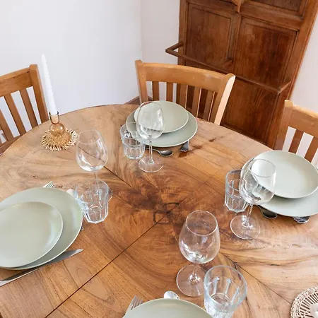 La Biggy - Sleep In *